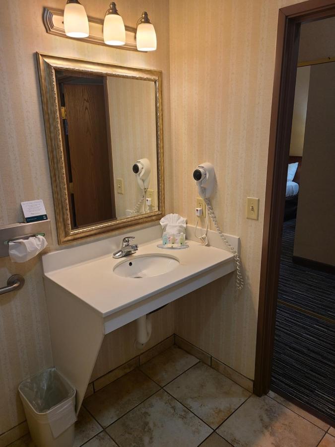 Quality Inn & Suites Wellington - Fort Collins Extérieur photo