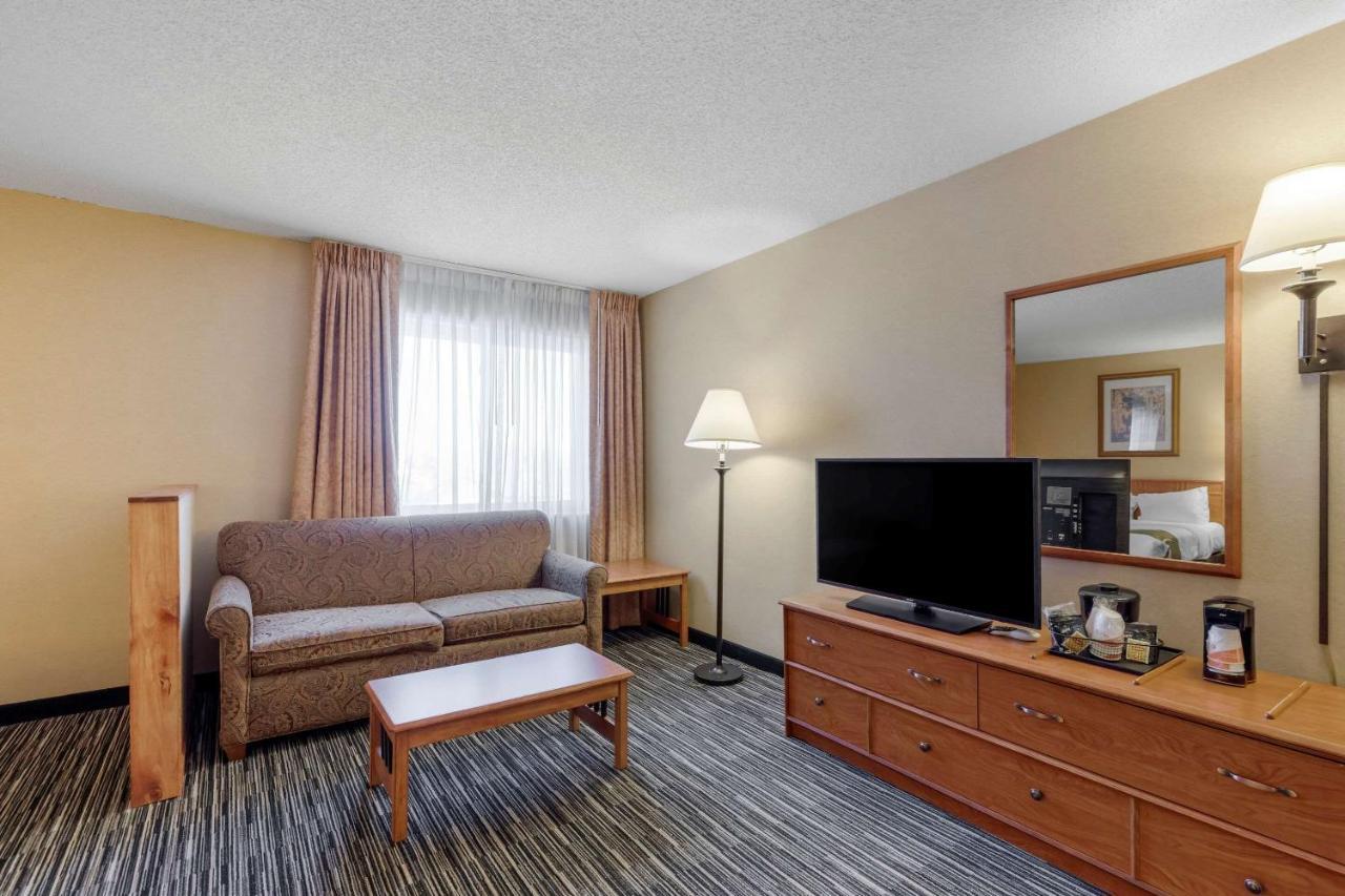 Quality Inn & Suites Wellington - Fort Collins Extérieur photo