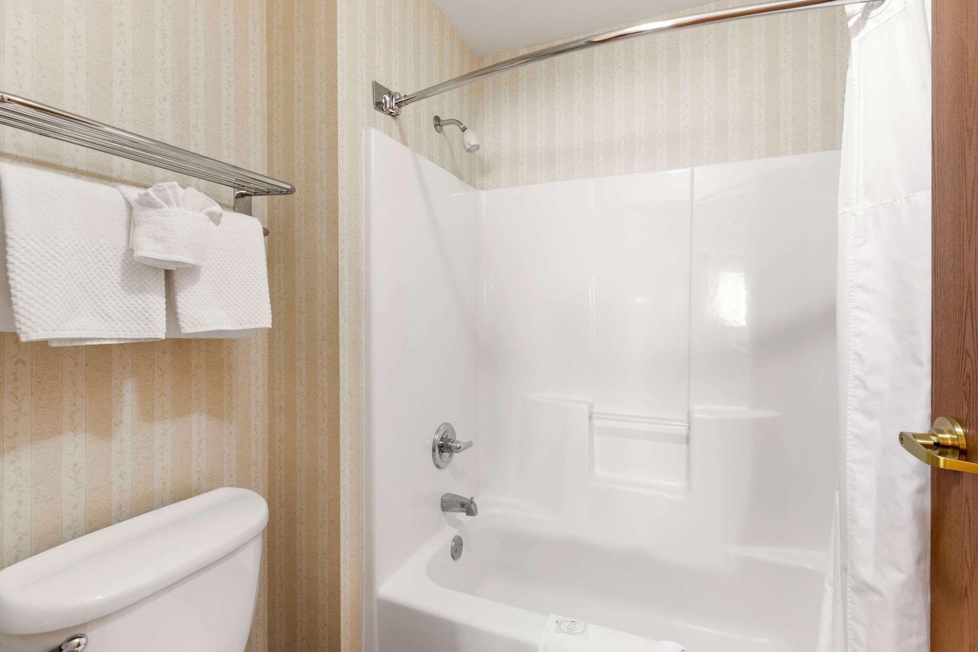Quality Inn & Suites Wellington - Fort Collins Extérieur photo