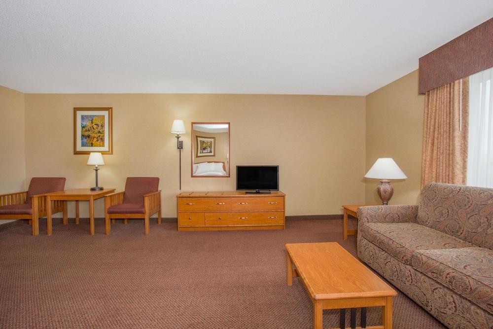Quality Inn & Suites Wellington - Fort Collins Extérieur photo